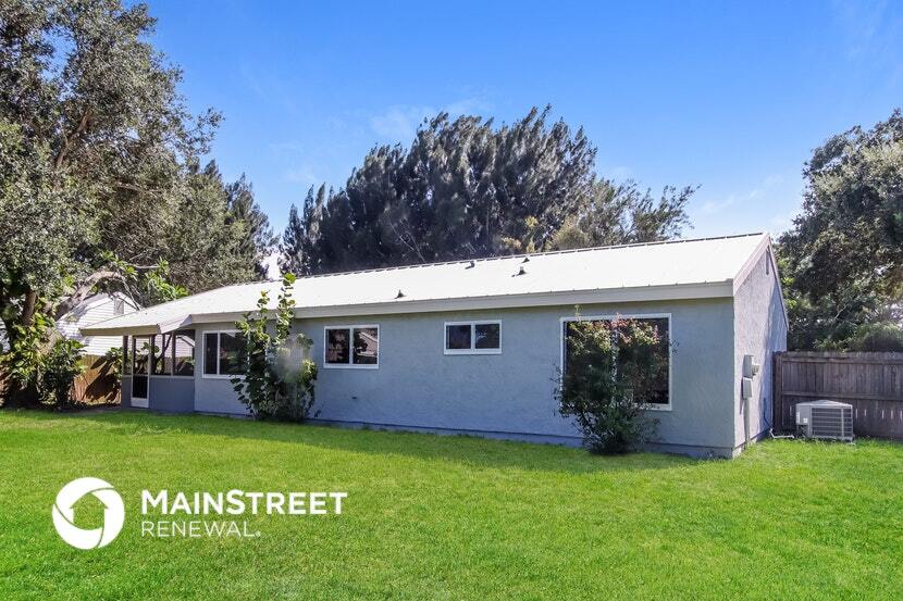 Building Photo - 1391 Nolan St NE