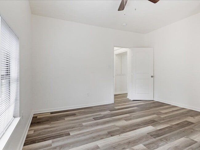 Building Photo - 533 E Woodard St