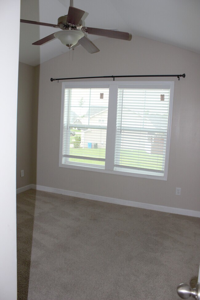 Building Photo - 2143 Stafford Dr