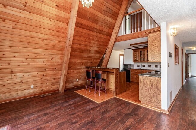 Building Photo - 2865 Old Thomson Rd