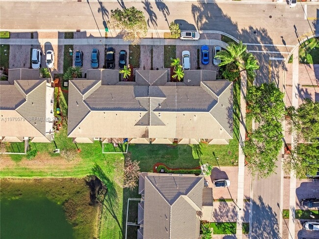 Building Photo - 5905 Abbey Rd