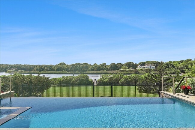 Building Photo - 61A S Bay Ave