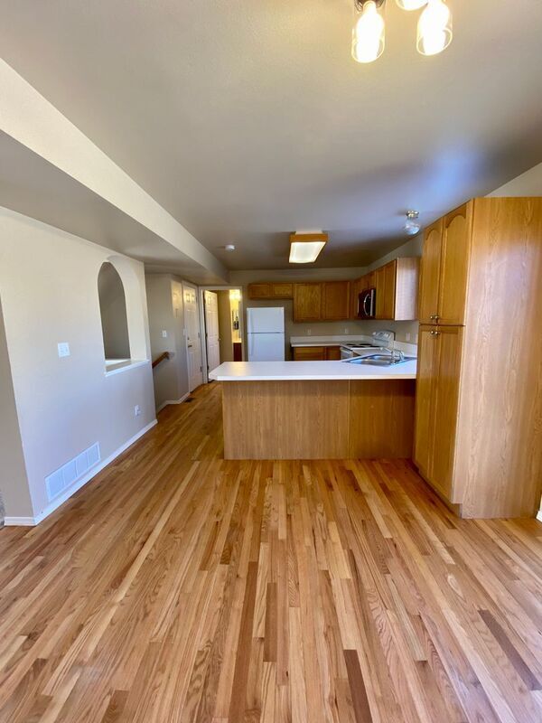 Building Photo - 1048 Scarlet Oak Dr