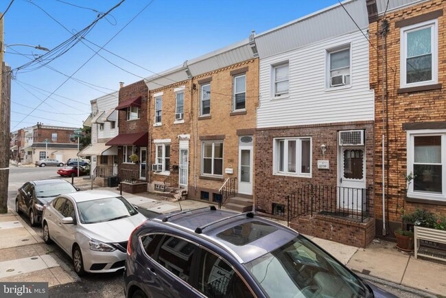 Building Photo - 2340 S Hutchinson St