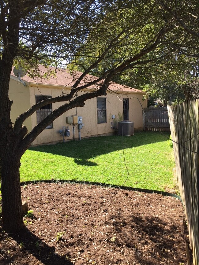 Building Photo - 13034 N Run