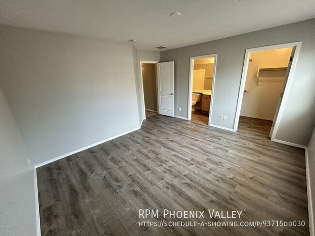 Building Photo - 3 bed/ 2bath Goodyear Home with All new Pa...