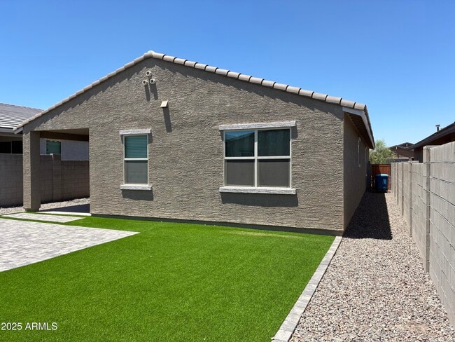 Building Photo - 19913 W Palo Verde Dr