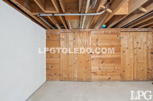 Building Photo - 3320 Arlington Ave
