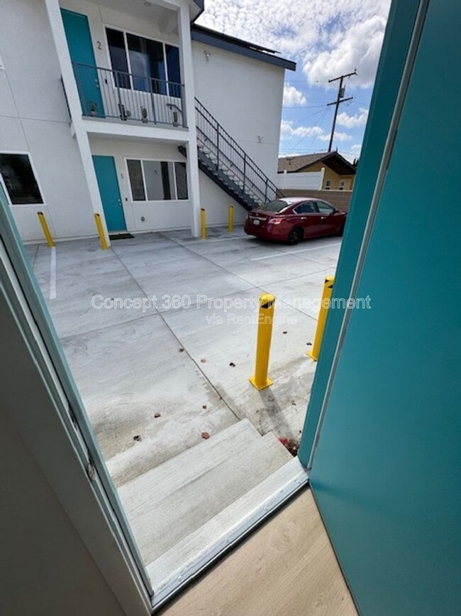 Building Photo - 6168 Briercrest Ave