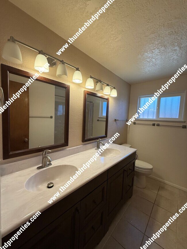 Building Photo - Desired NE location near Sandia High School and Uptown - MOVE IN SPECIAL $250.00 off first months...