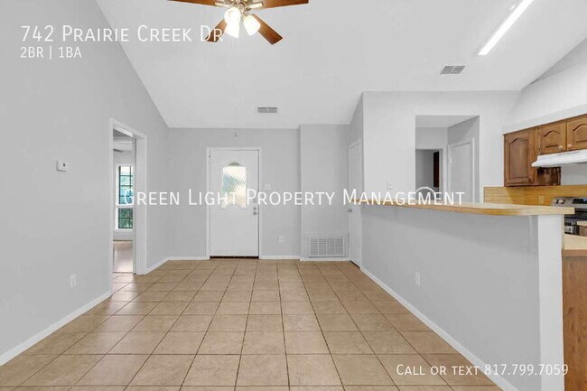 Building Photo - 742 Prairie Creek Dr