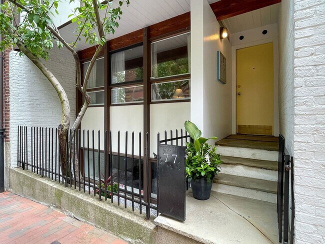 Building Photo - 77 Joy St