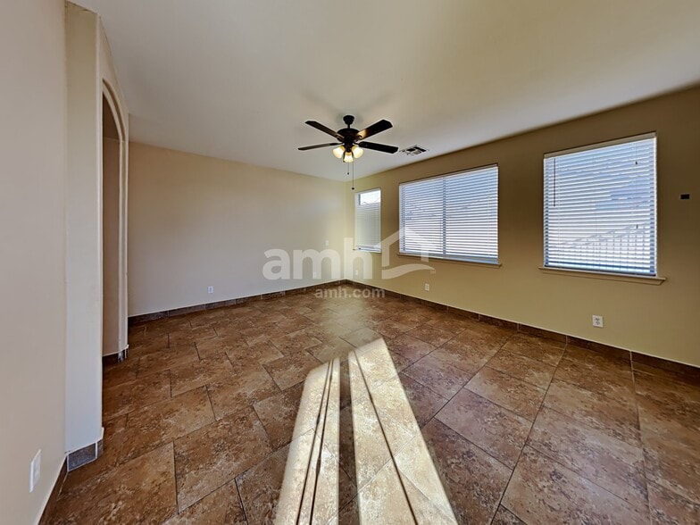 Building Photo - 12566 W Cheery Lynn Rd