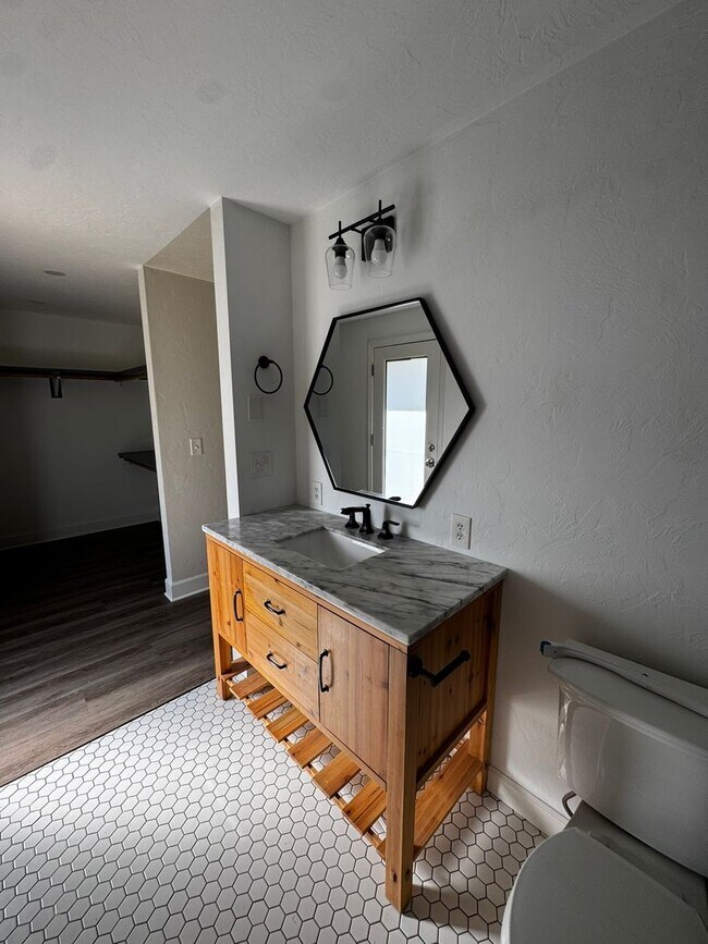 Building Photo - Spacious 3 Bedroom Home in South Eugene – Churchill Area