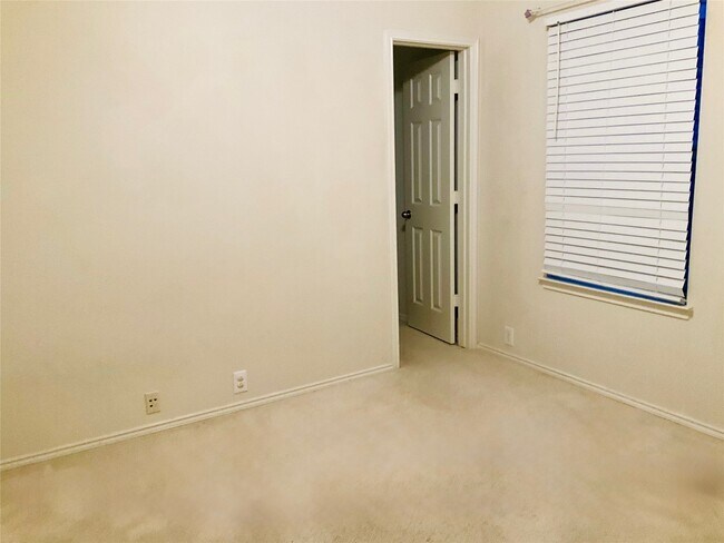 Building Photo - 3227 Farrel Hill St