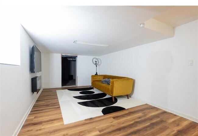 Building Photo - 2749 Fieldstone Dr SE