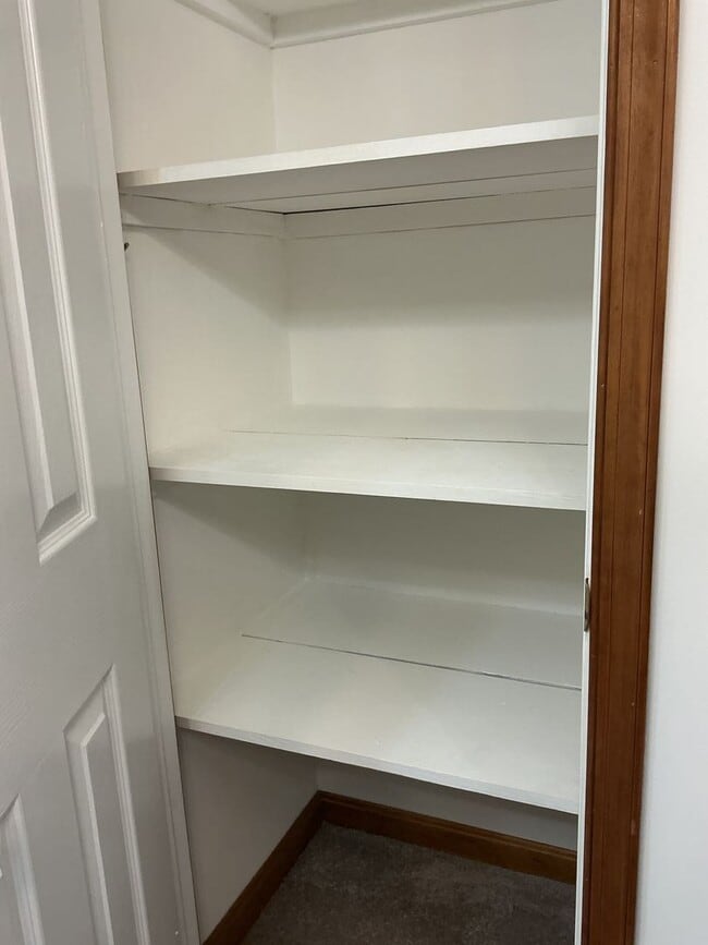 Building Photo - Welcome home!  Sought after Lake of the Woods!