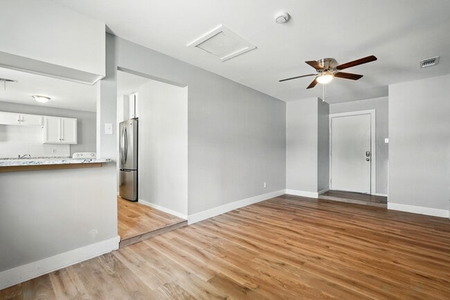 Building Photo - 5107 Durango Dr