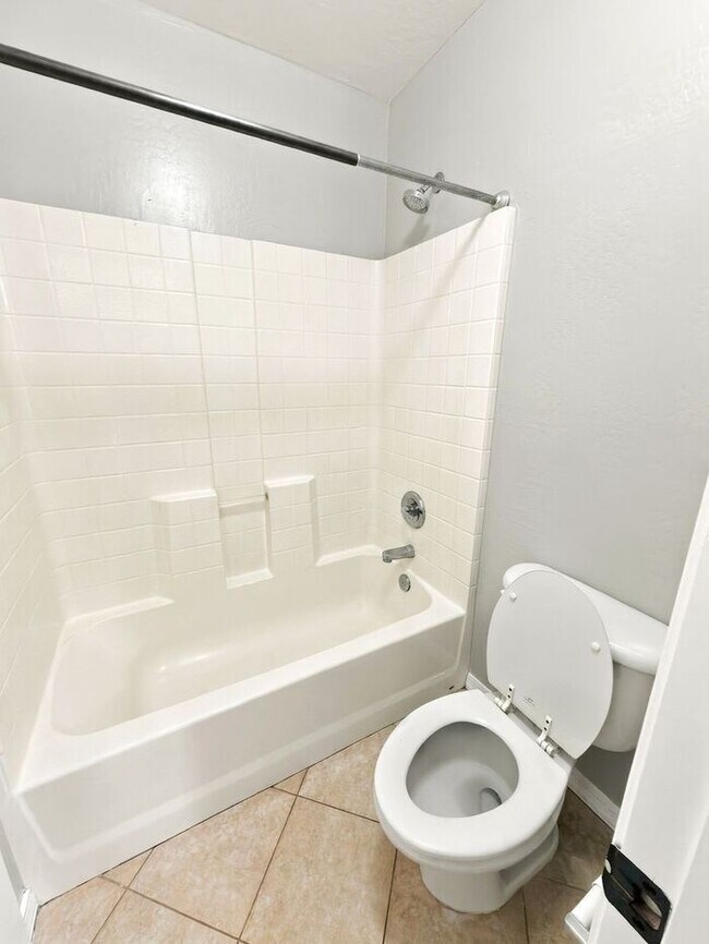 Building Photo - Gilbert 5-Bedroom Home with Pool, Loft & Primary Suite Downstairs – Minutes from Gilbert Regional...