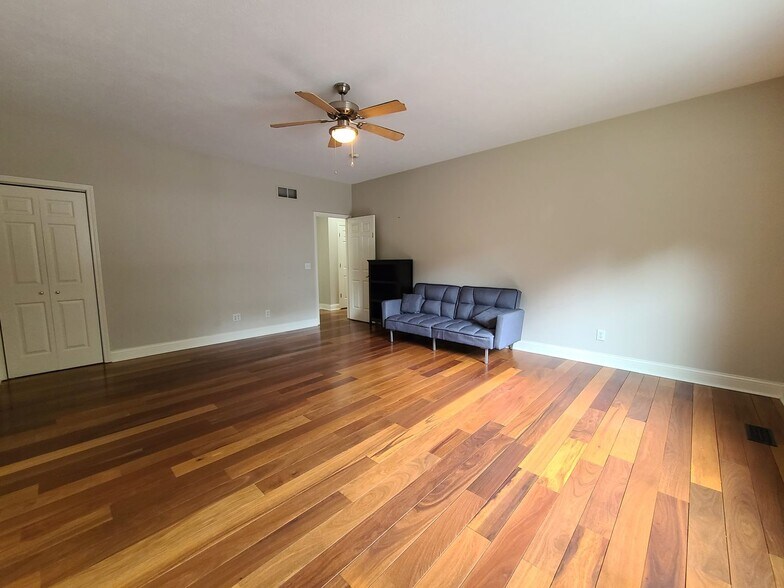 Building Photo - 9440 Park Ridge Trail