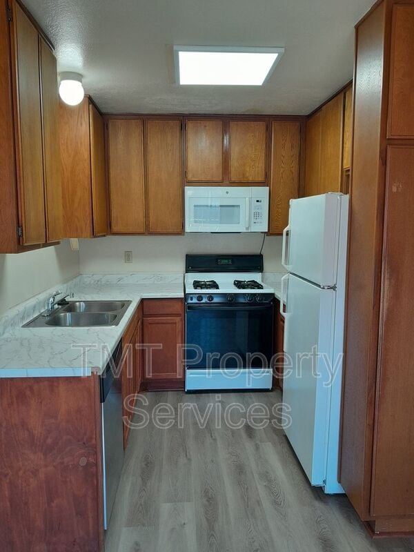 Building Photo - 1180 Sumner Pl