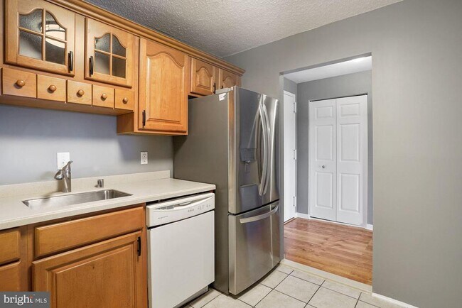 Building Photo - 200 N Pickett St