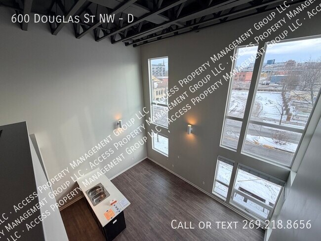 Building Photo - 600 Douglas St NW