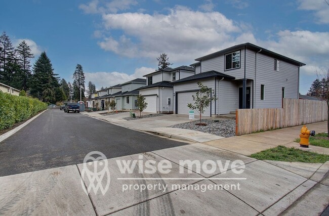 Building Photo - Garrison Square 3 bedroom- Brand New!