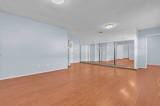 Building Photo - 11330 Cherrylee Dr