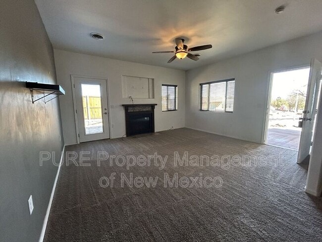 Building Photo - 2208 E Ranch Dr