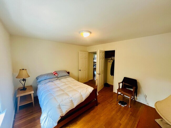 Building Photo - 5303 W Franklin St