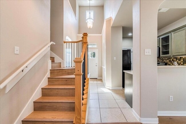 Building Photo - 2924 Bond Dr