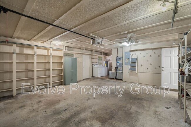 Building Photo - 724 Forest Glen Ct