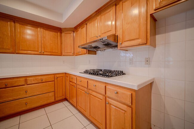 Building Photo - Fountain Valley Family home