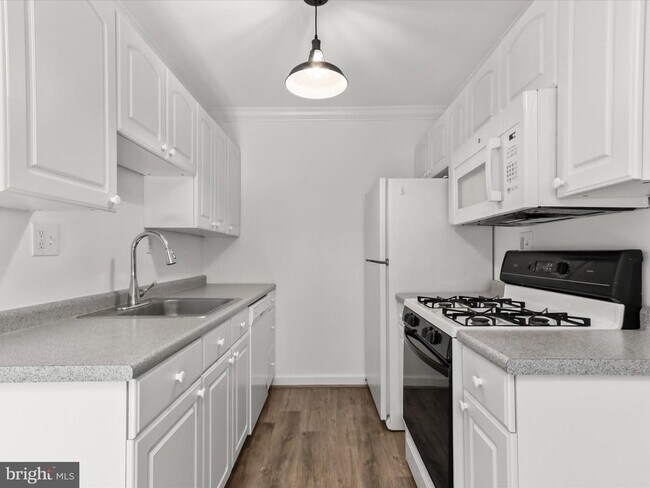 Building Photo - 2325 42nd St NW