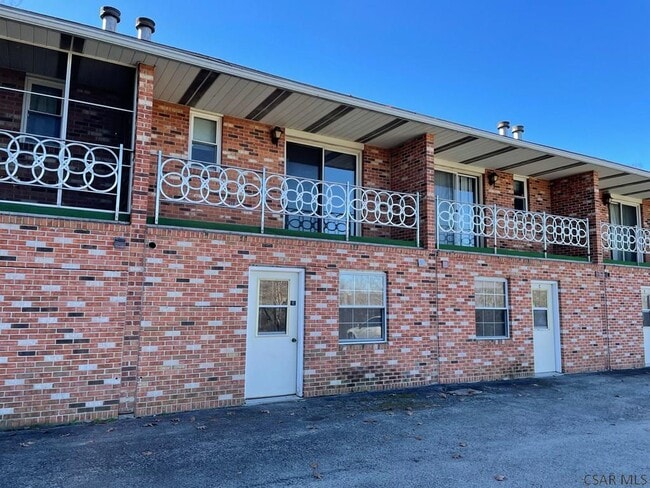 Building Photo - 2855 Bedford St