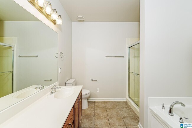 Building Photo - 140 Camellia Ln