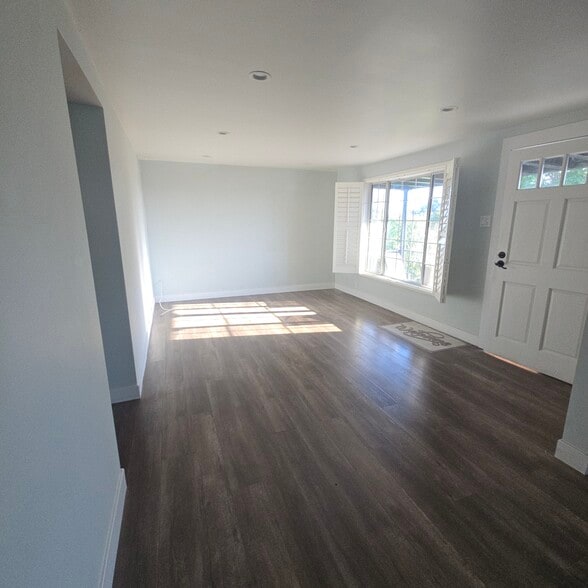 Living Room - 1272 Van Pelt Ave