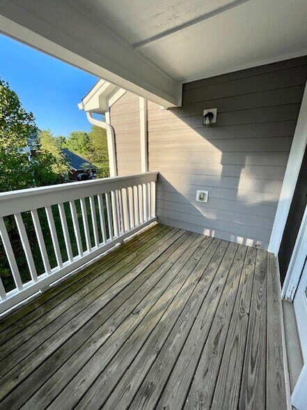 Deck - 6401 Cameron Ln