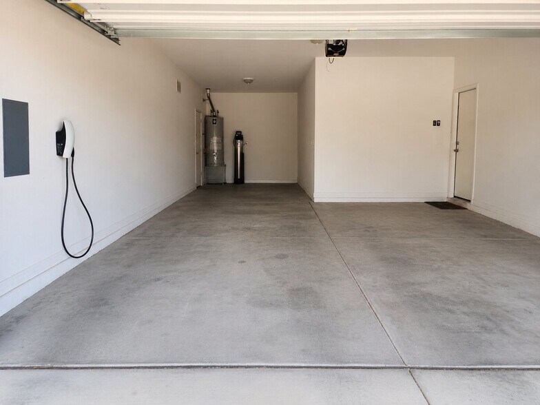 Building Photo - 3693 E Rakestraw Ln