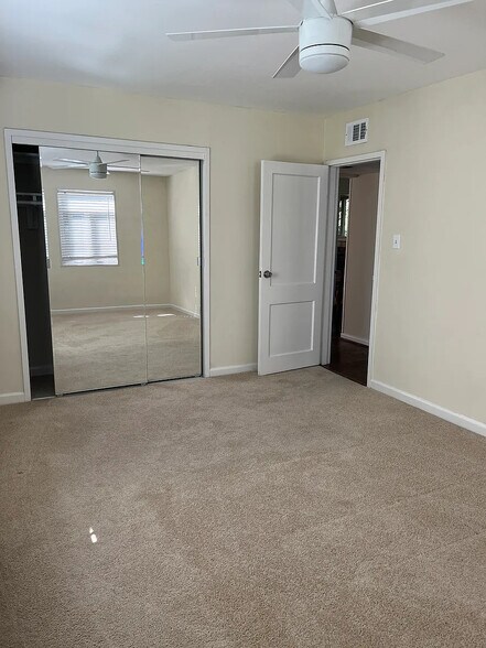 Building Photo - 10307 Montrose Ave