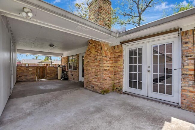 Building Photo - 25802 Maplewood Dr