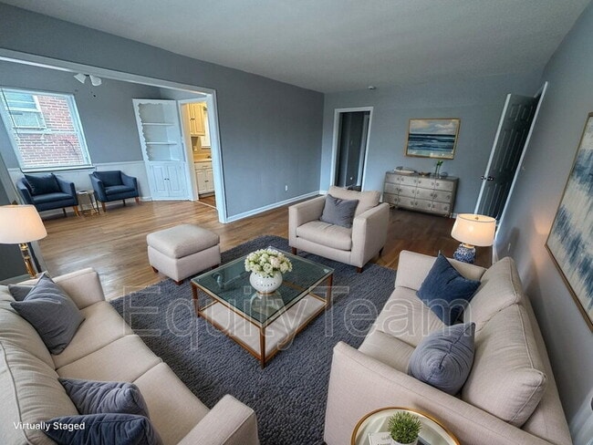 Building Photo - 5933 Oakwood Ave