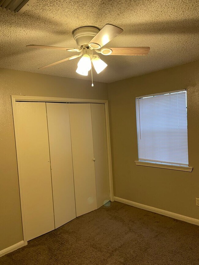 Building Photo - 308 Loire Ave