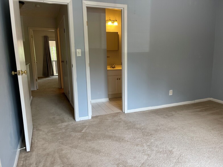 Building Photo - 365 W Illinois Ave