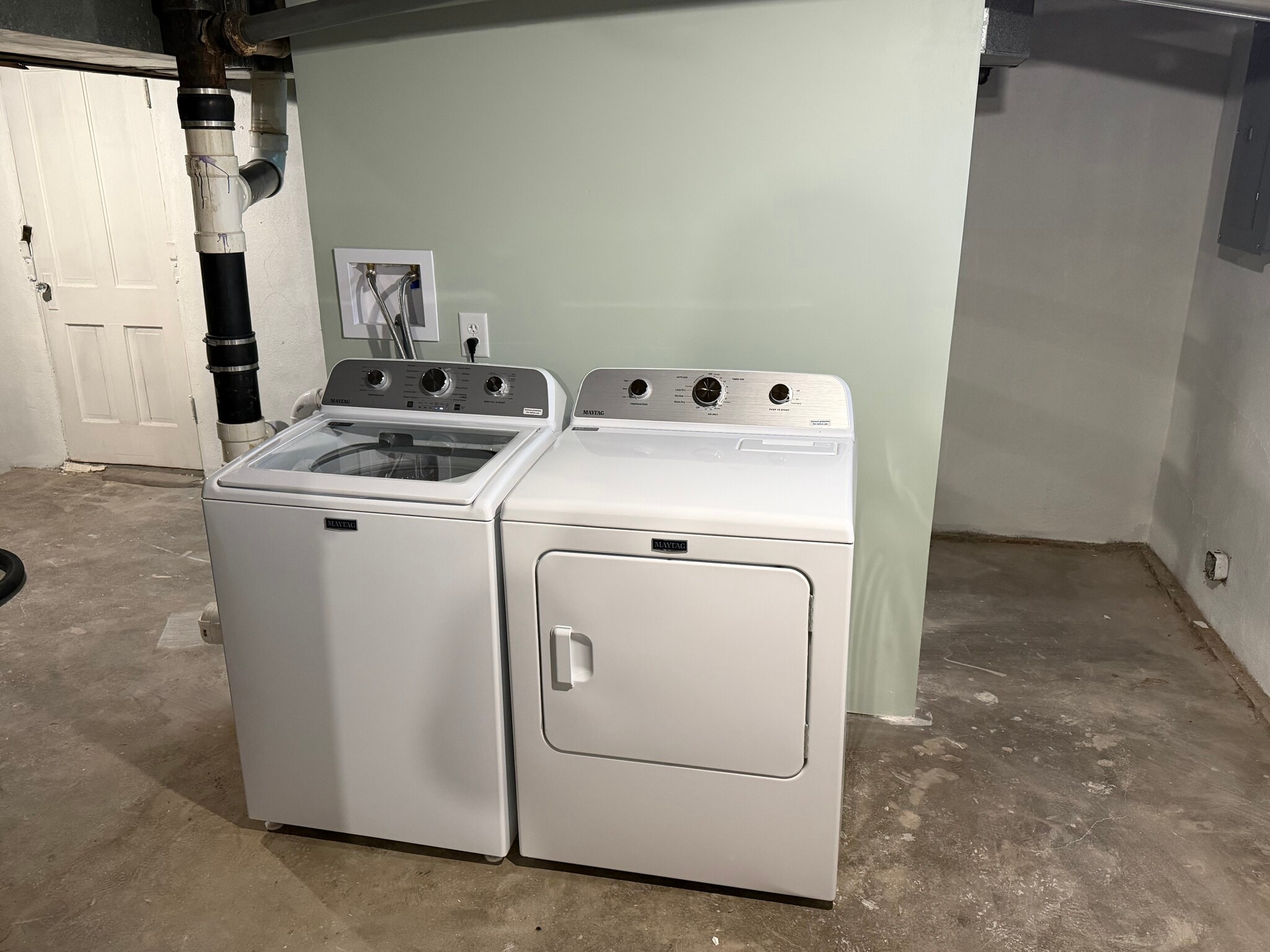 Building Photo - 2222 Duncan St