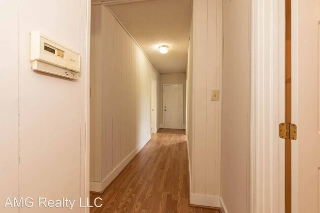 Building Photo - 303 22nd St