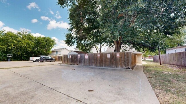 Building Photo - 1724 Boardwalk Ct