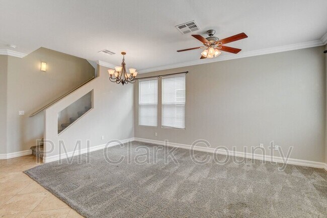 Building Photo - 8912 Ochoa St