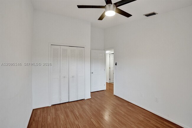 Building Photo - 16500 NE 27th Pl